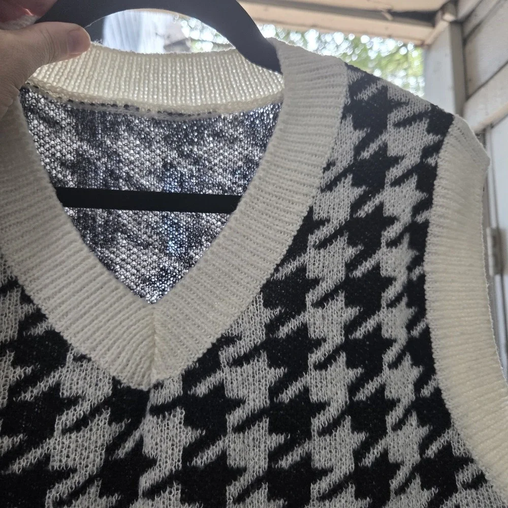 Women's L Houndstooth Sweater Vest Black White V Neck Preppy Goth Dark Academia